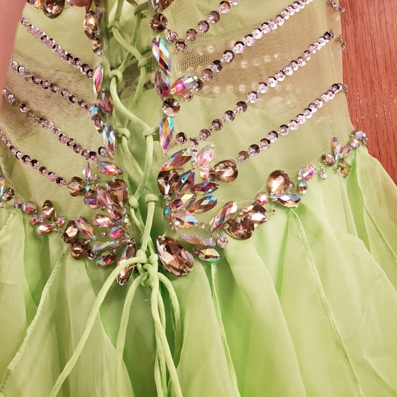 Dress - Picture 4 of 8